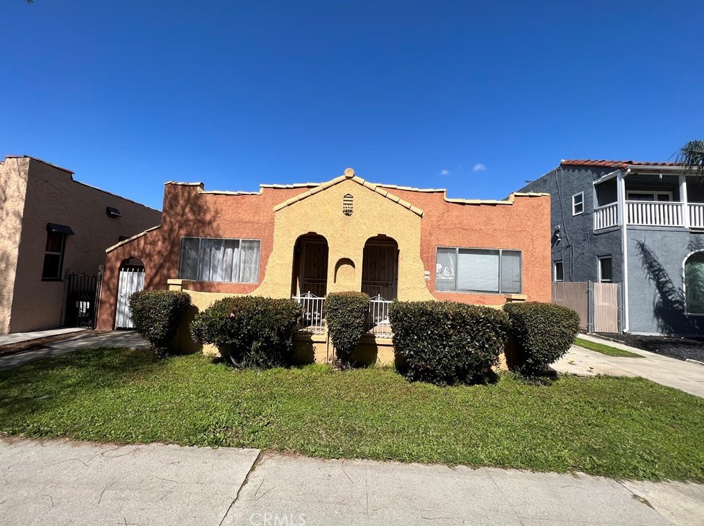 5207 20th St, Los Angeles, CA 90016-1303
