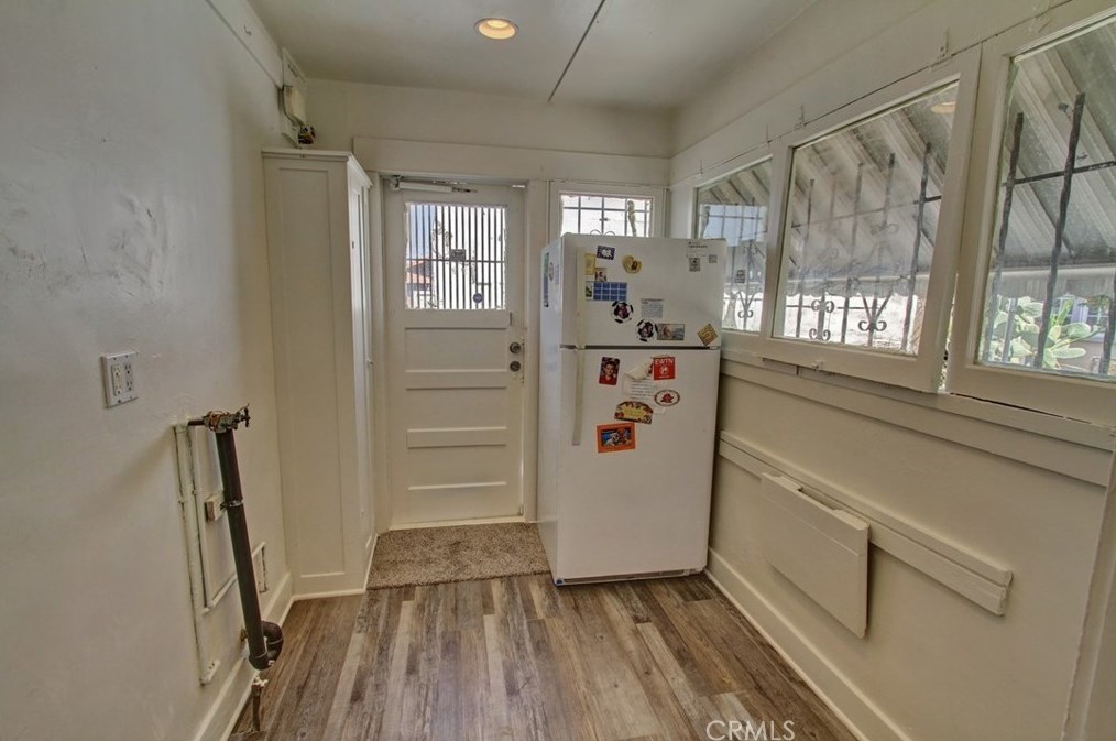 1721 68th St, Los Angeles CA  90001-2049 exterior