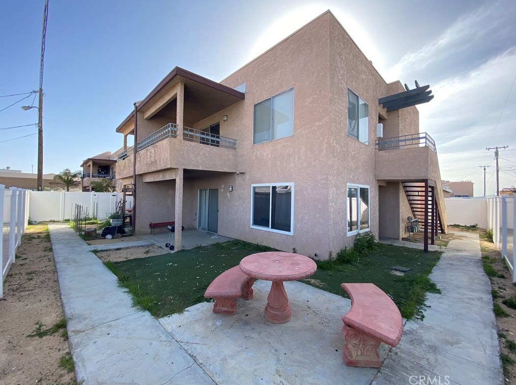 1071 May Ln, Barstow, CA 92311