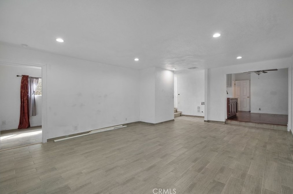 825 104th St, Los Angeles CA  90044-4407 exterior