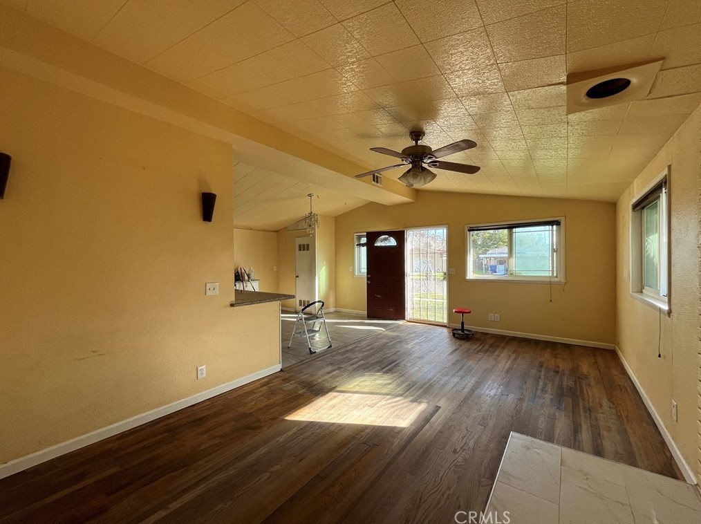 2633 E Lansing Way, Fresno, CA 93726