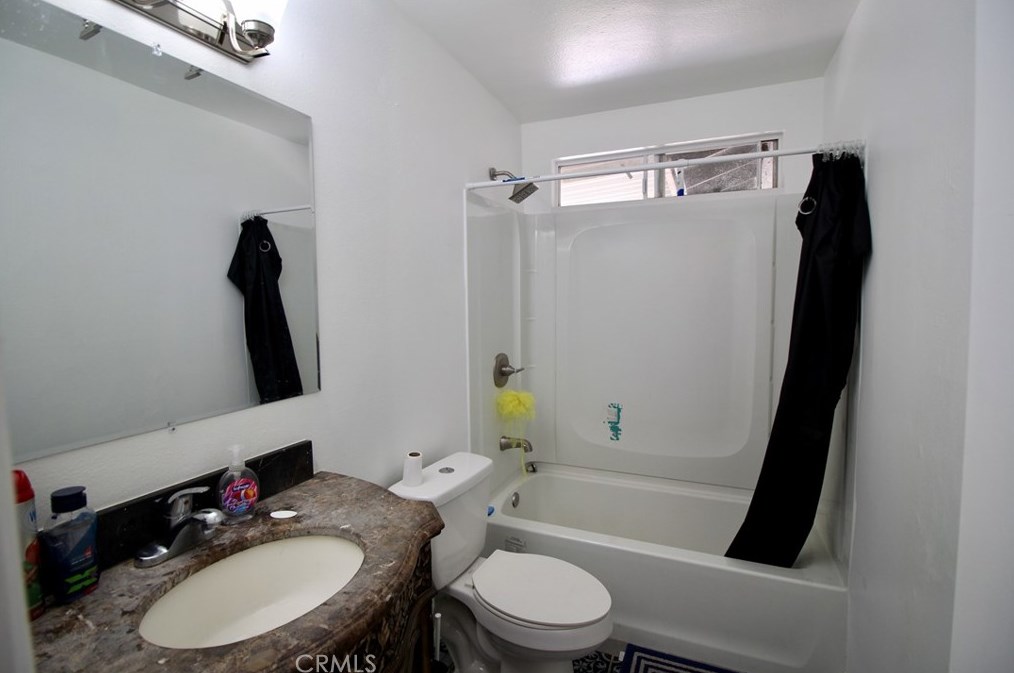 1924 Spring Garden St, Riverside CA  92507-2023 exterior