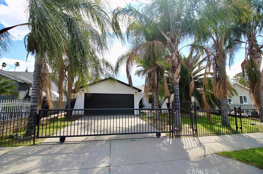 1924 Spring Garden St, Riverside CA  92507-2023 exterior
