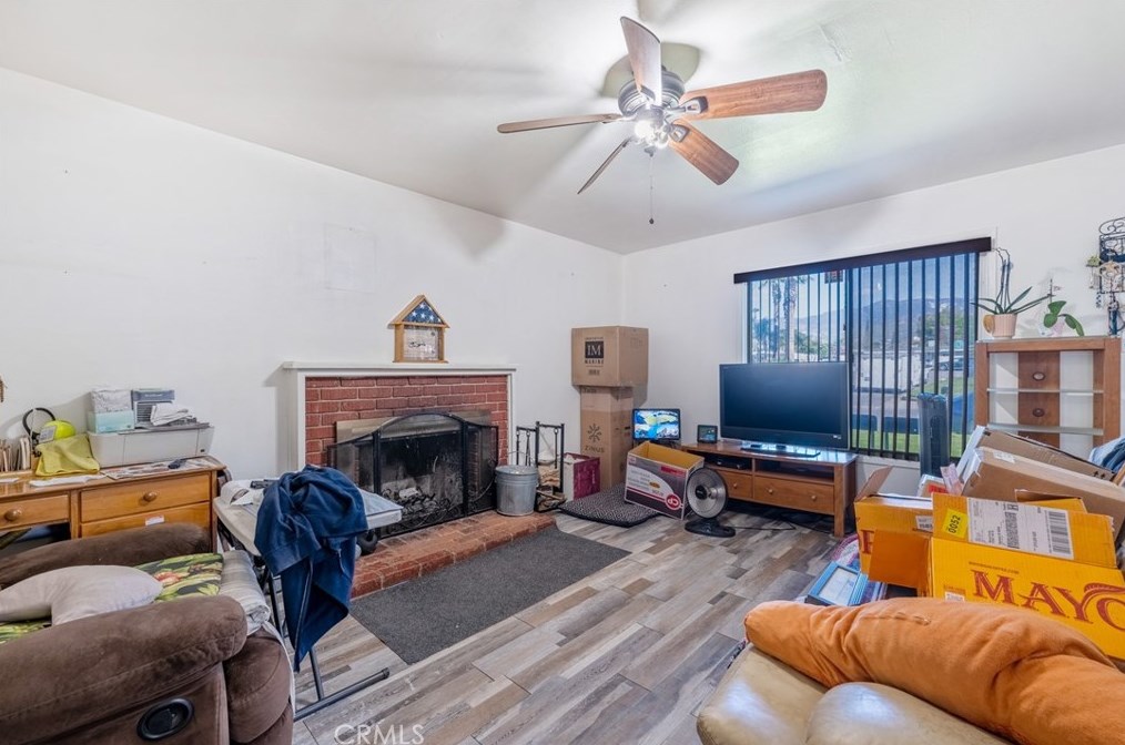 27039 13th St, Highland, CA 92346-3143