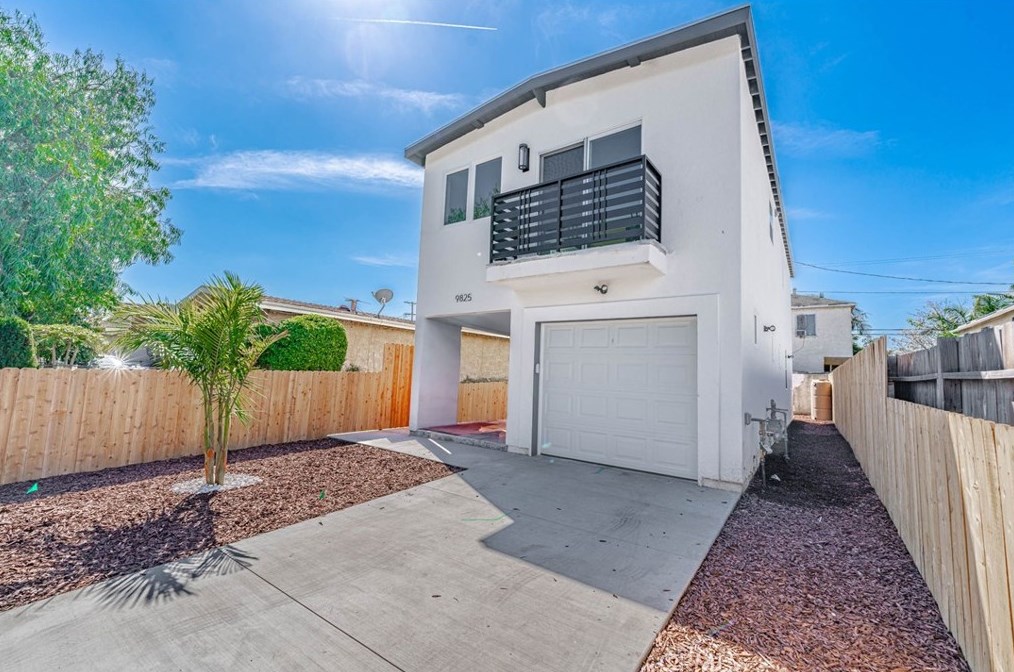 9825 Wilmington Ave, Los Angeles, CA 90002-3038