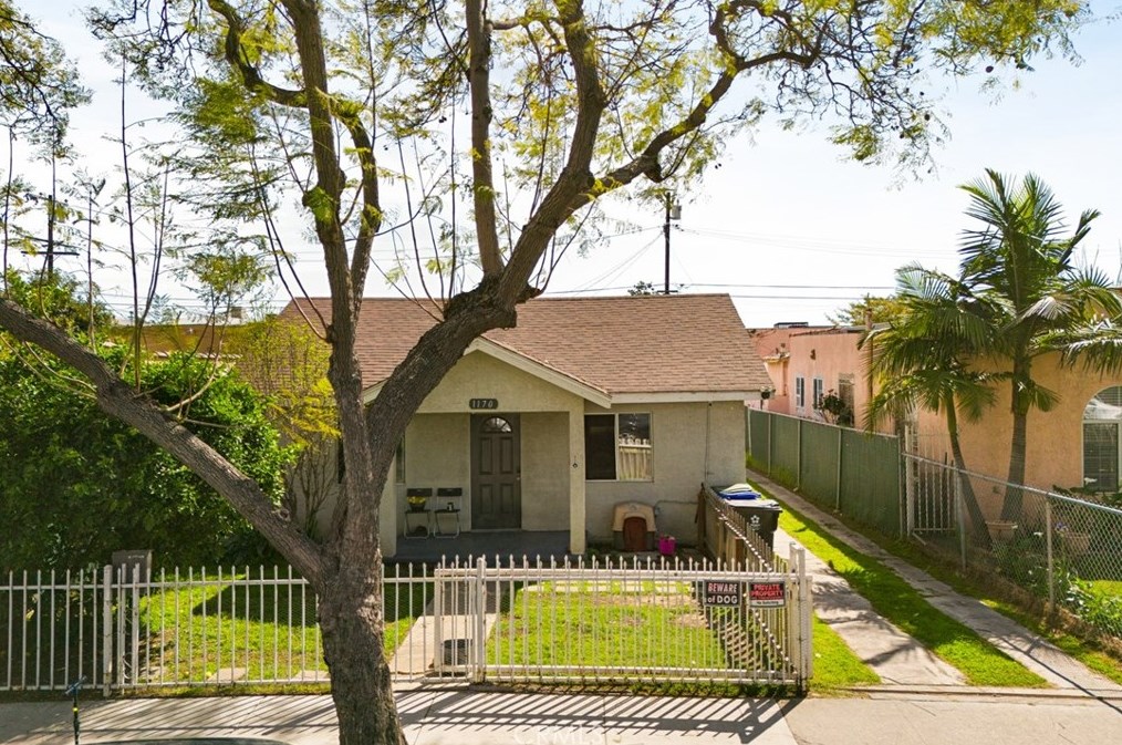 1170 71st St, Los Angeles, CA 90001-1611