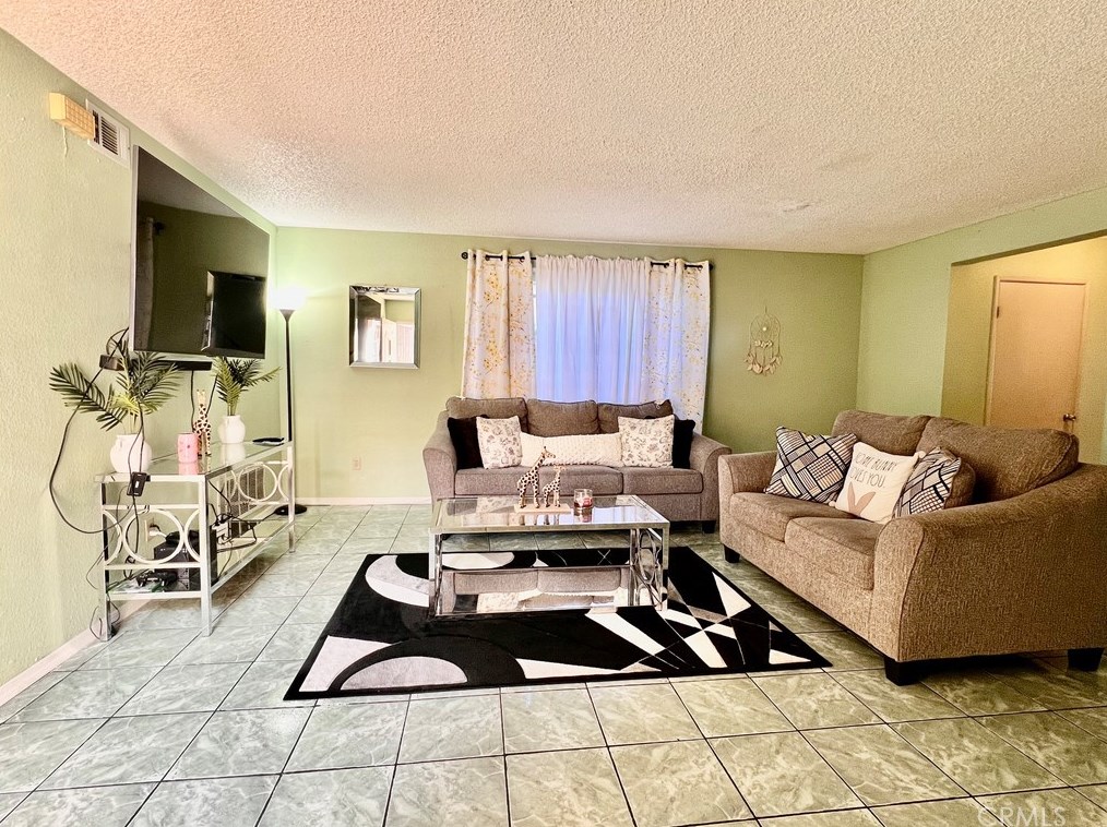 2019 E Piru St, Compton, CA 90222