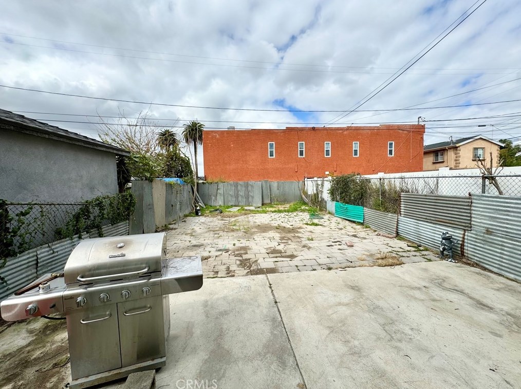 9711 Bandera St, Los Angeles CA  90002-3012 exterior