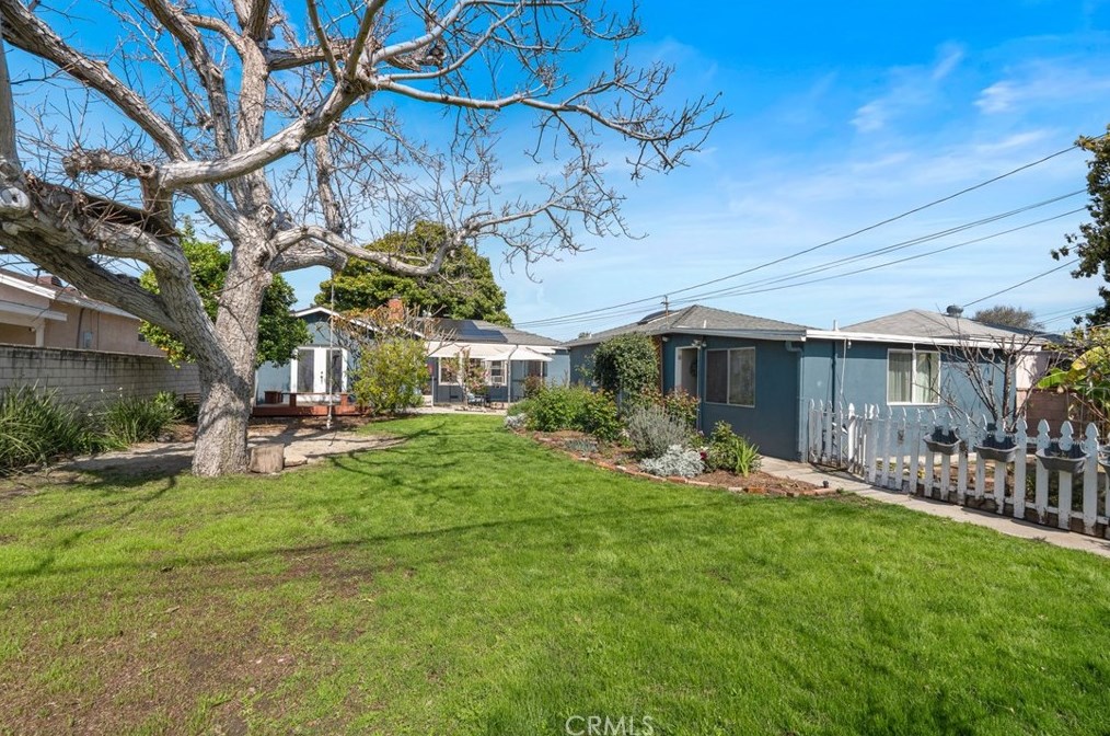 11242 Ringwood Ave, Whittier CA  90670-4342 exterior