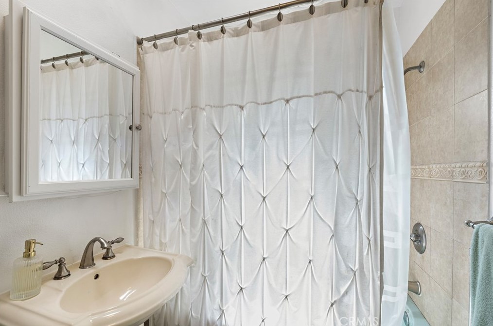 11242 Ringwood Ave, Whittier CA  90670-4342 exterior