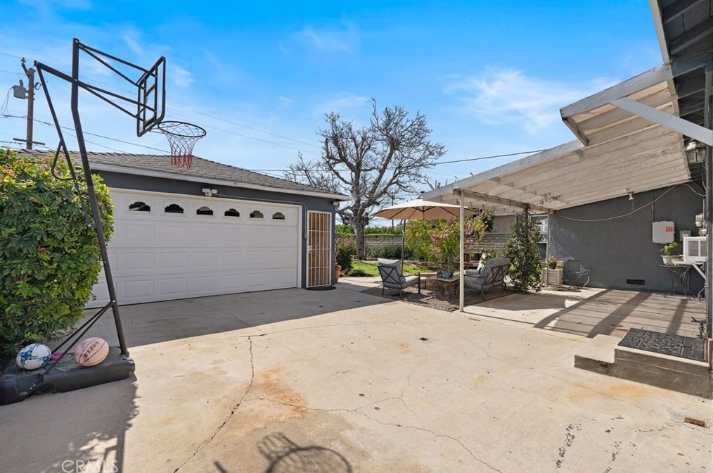 11242 Ringwood Ave, Whittier CA  90670-4342 exterior