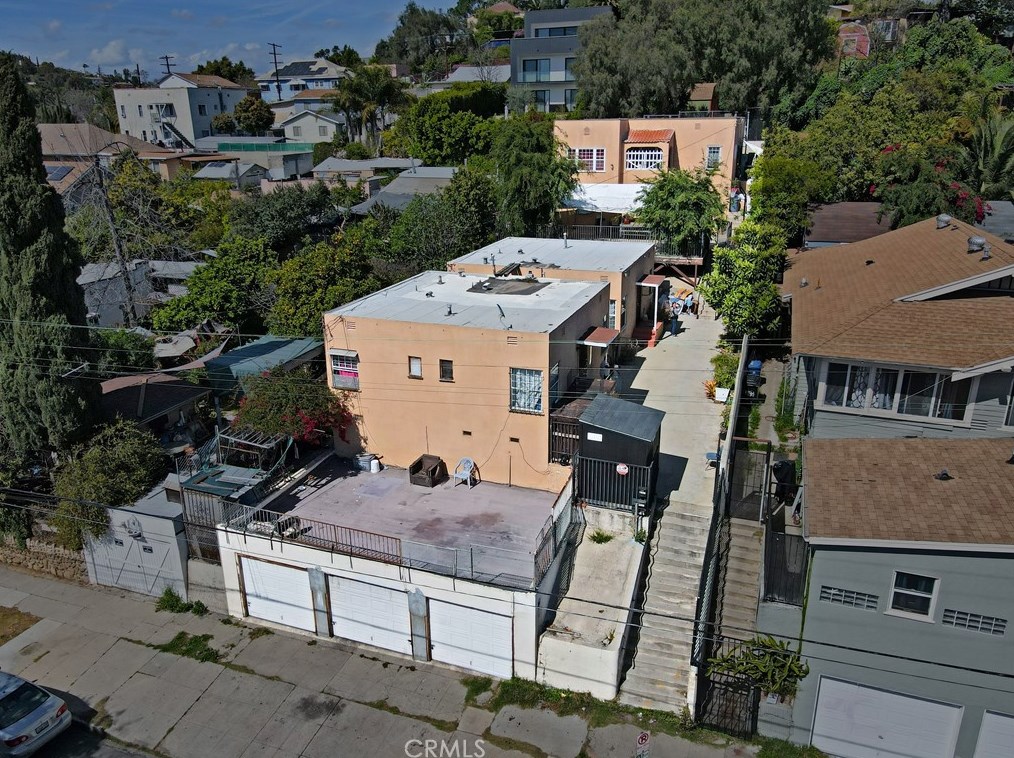 2001 Berkeley Ave, Los Angeles CA  90026-2987 exterior