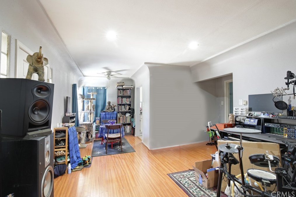 2001 Berkeley Ave, Los Angeles CA  90026-2987 exterior