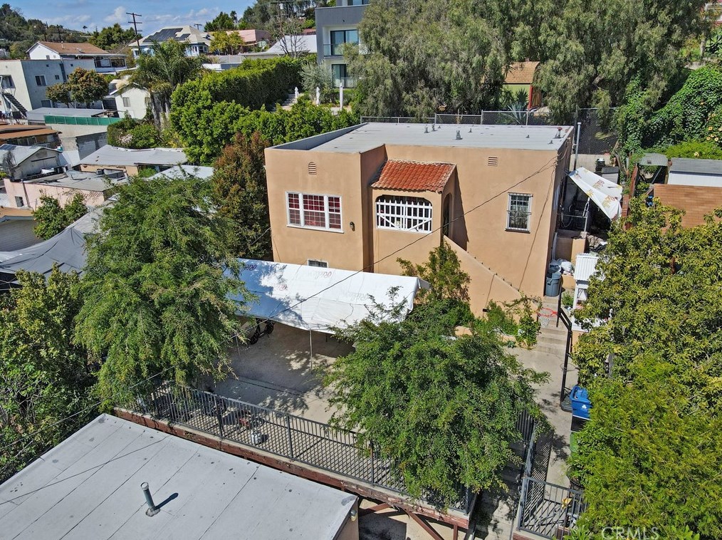 2001 Berkeley Ave, Los Angeles CA  90026-2987 exterior