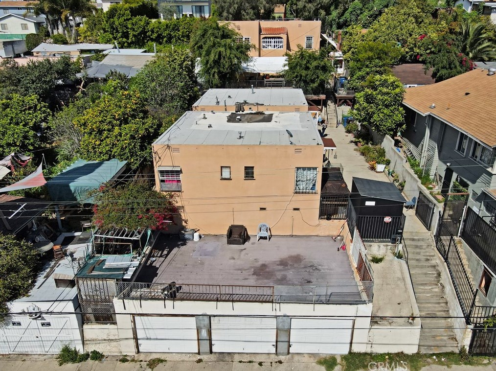 2001 Berkeley Ave, Los Angeles CA  90026-2987 exterior