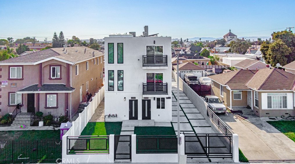 4331 Budlong Ave, Los Angeles, CA 90037-2318