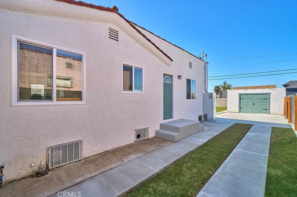 2027 75th St, Los Angeles CA  90047-2302 exterior