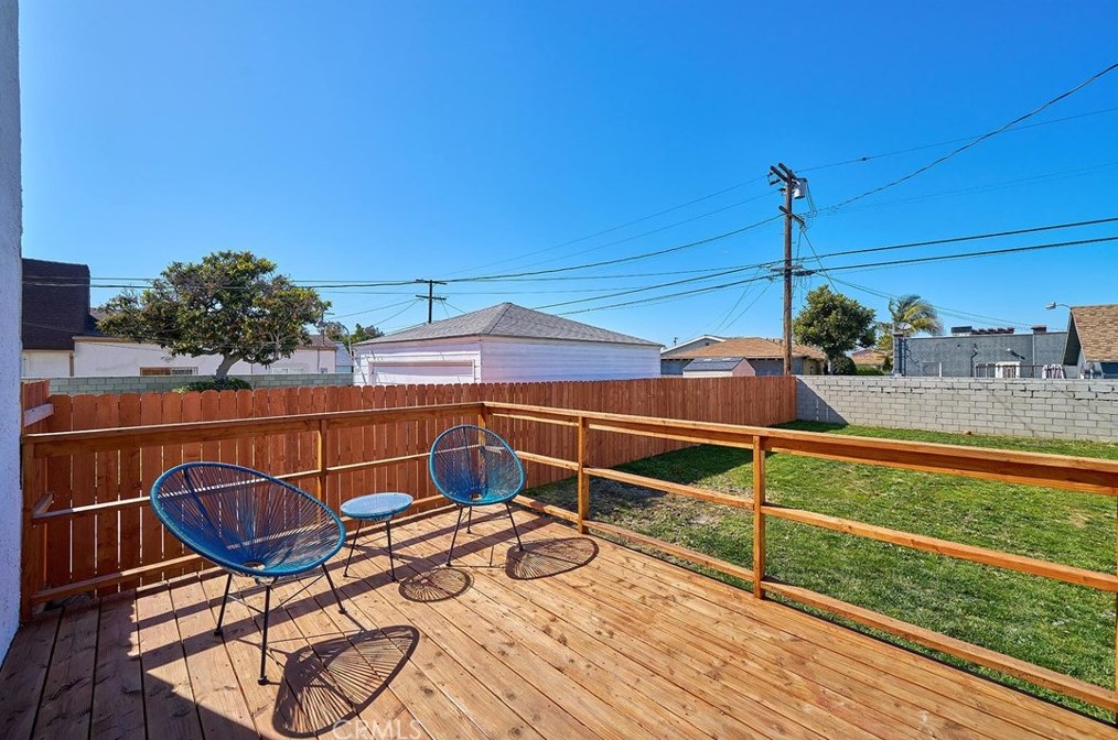 2027 75th St, Los Angeles CA  90047-2302 exterior