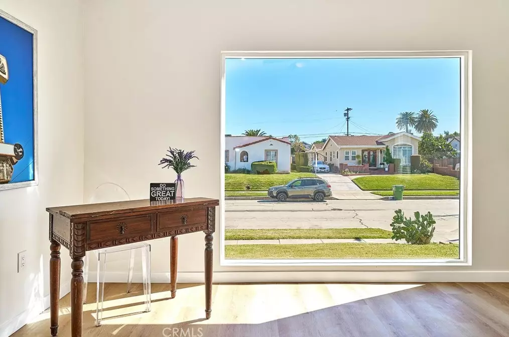 2027 75th St, Los Angeles CA  90047-2302 exterior