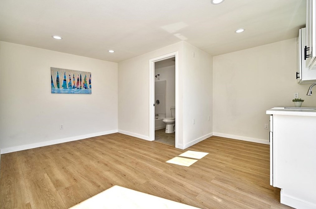 2027 75th St, Los Angeles CA  90047-2302 exterior