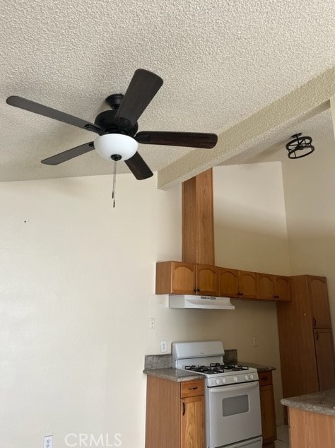 2200 Pinon Springs Cir, Bakersfield CA  93309-4455 exterior