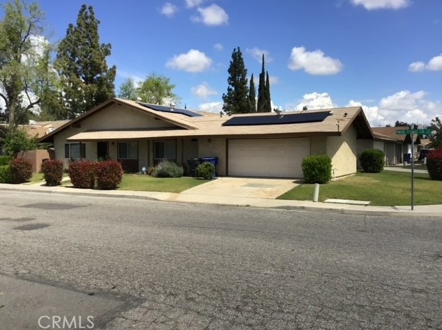 2200 Pinon Springs Cir, Bakersfield CA  93309-4455 exterior