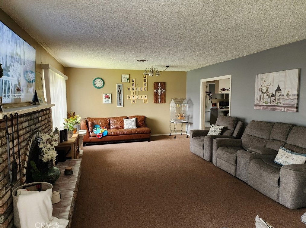 168 Valencia St, Rialto, CA 92376-4332