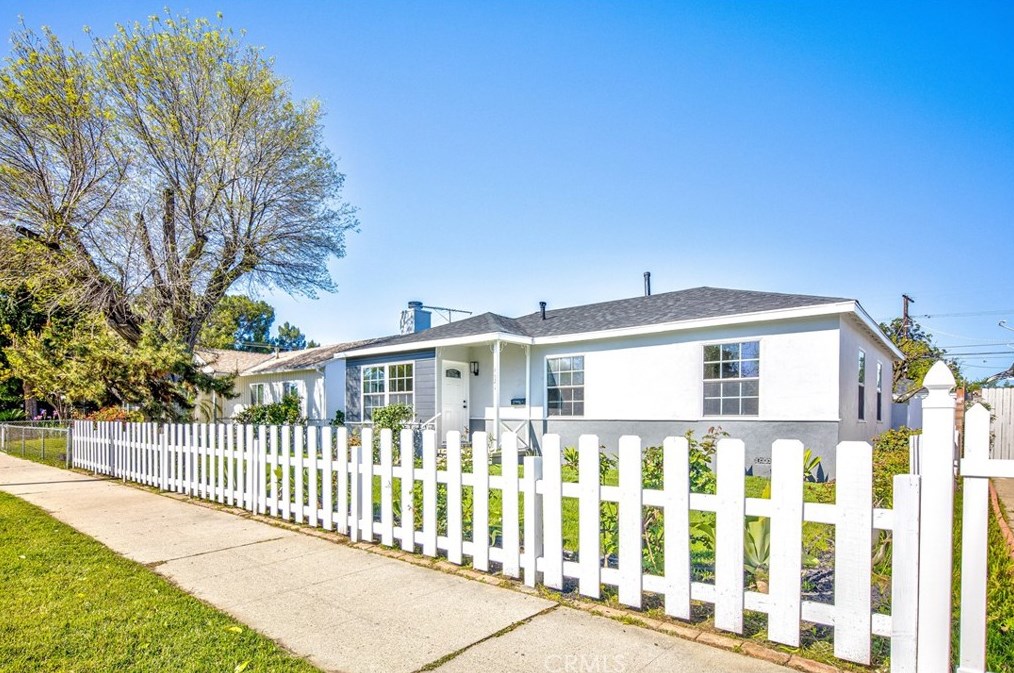 6621 Lindley Ave, Los Angeles CA  91335-5512 exterior