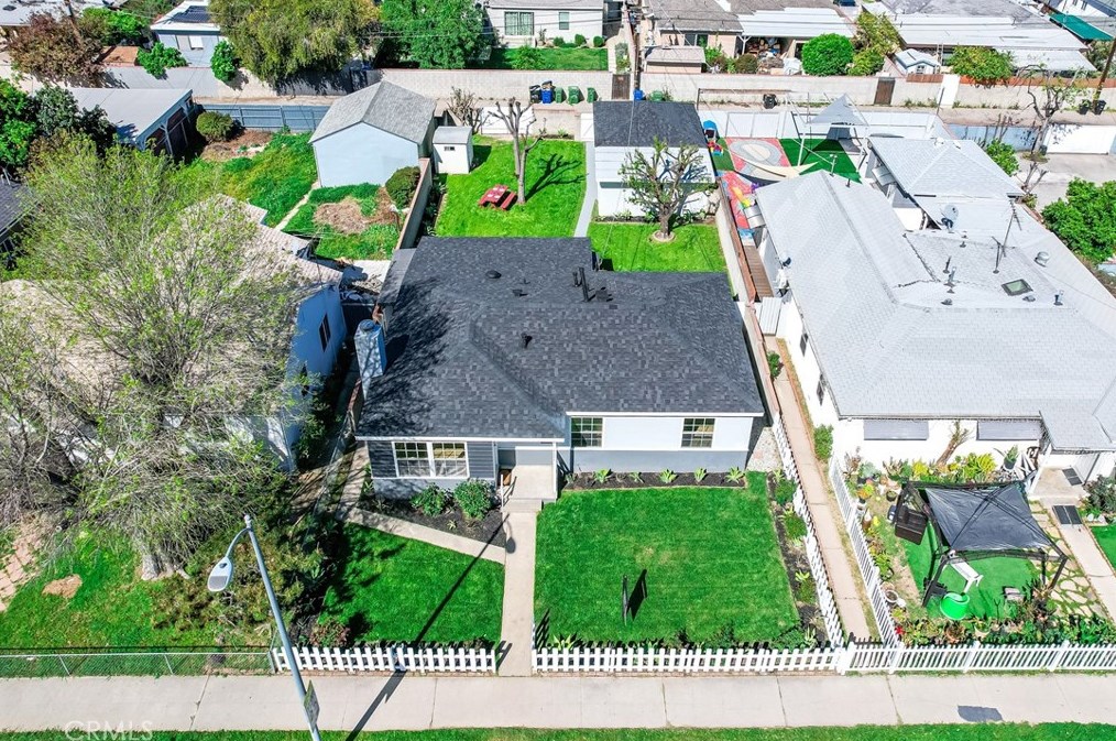 6621 Lindley Ave, Los Angeles CA  91335-5512 exterior