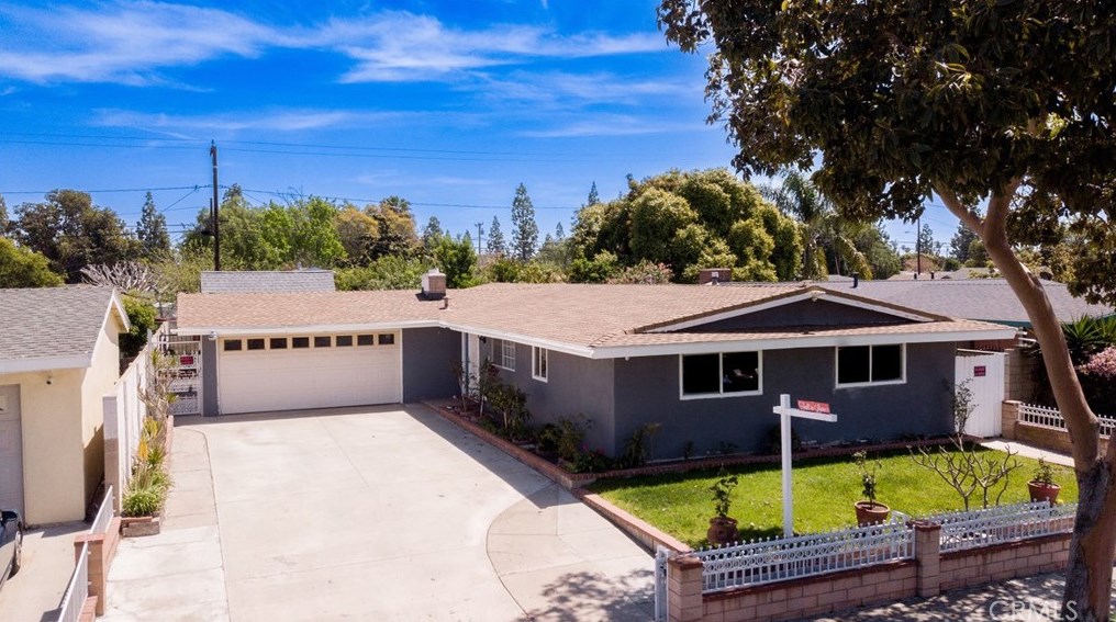 1029 Corta Dr, Santa Ana, CA 92704-1957