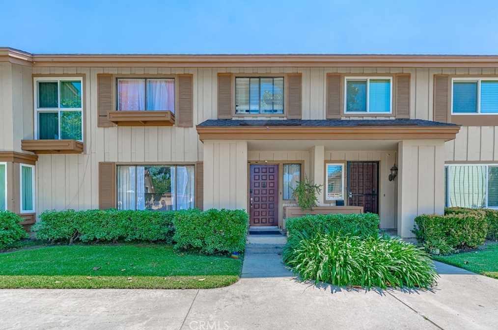 9560 Karmont Ave, South Gate, CA 90280