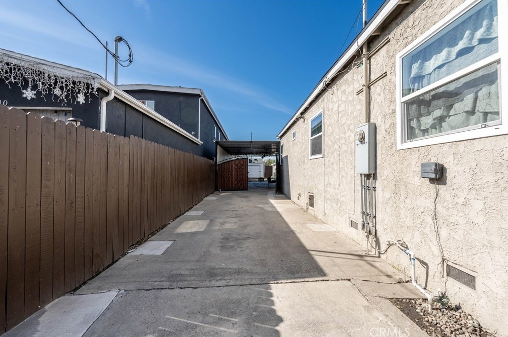 1406 108th St, Los Angeles CA  90047-4944 exterior