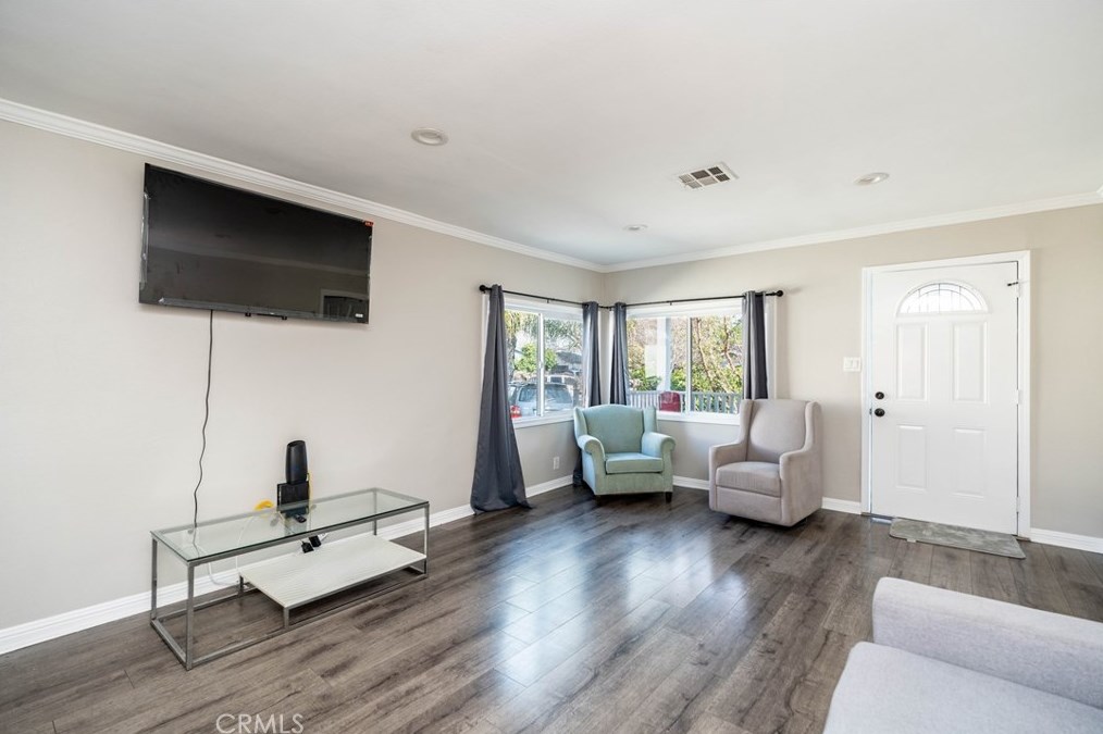 1406 108th St, Los Angeles CA  90047-4944 exterior