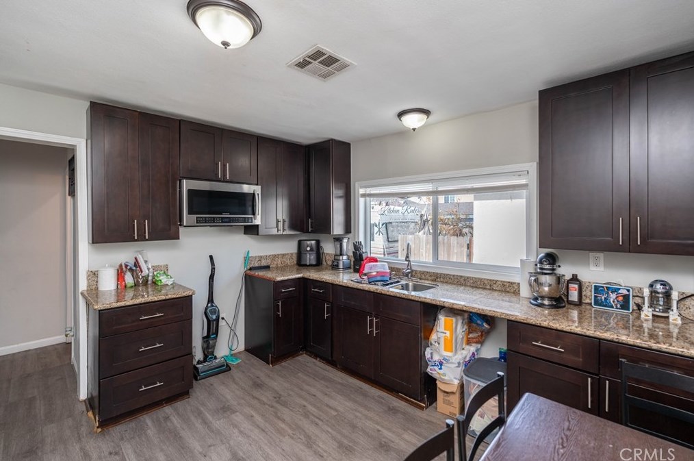 1406 108th St, Los Angeles CA  90047-4944 exterior