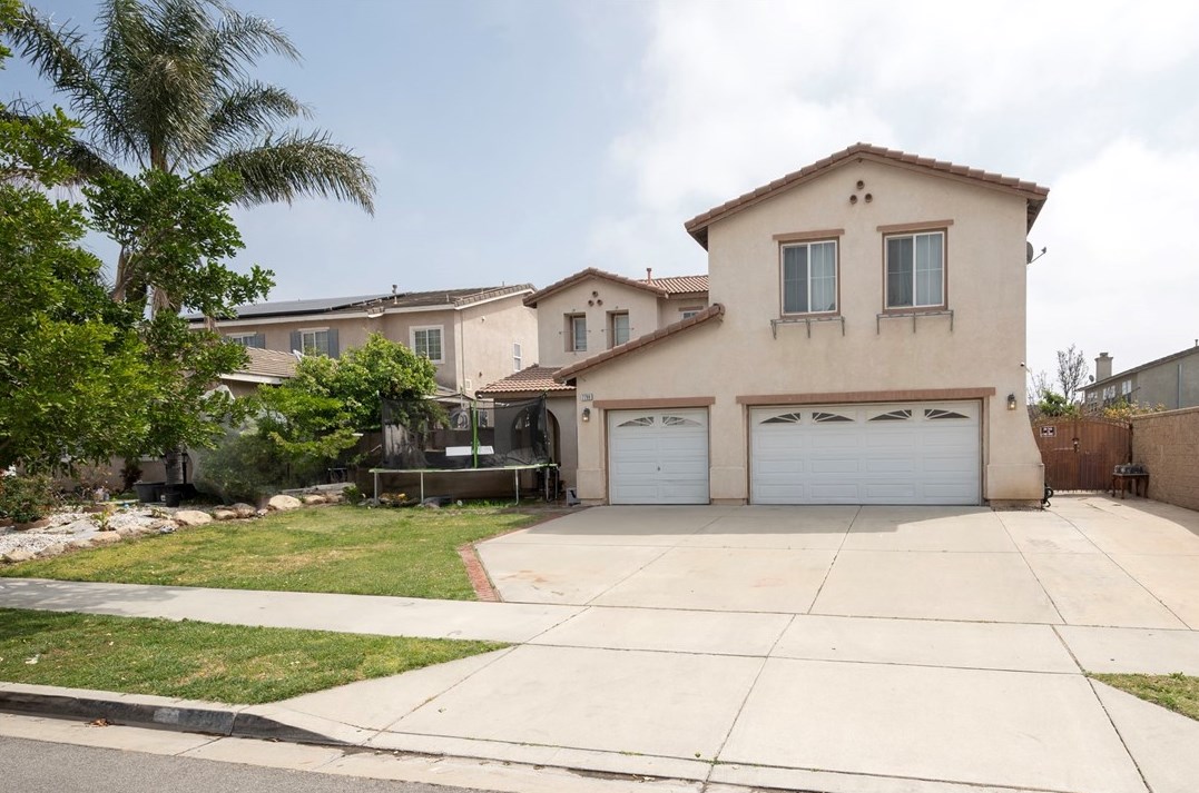 7799 Lincoln Ct, Fontana, CA 92336