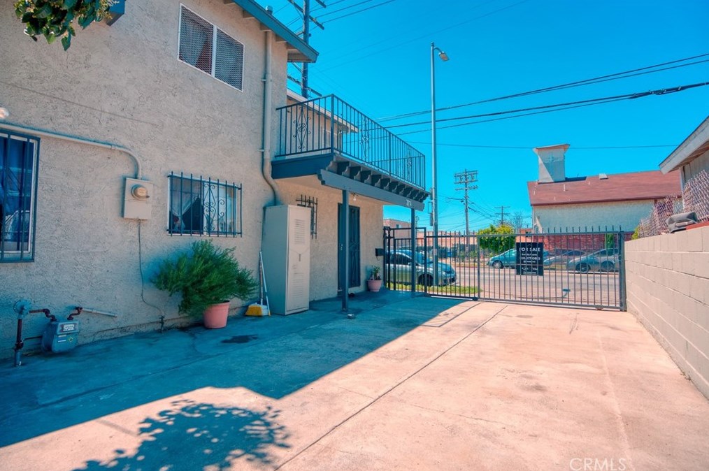 3814 S Normandie Ave, Los Angeles, CA 90037