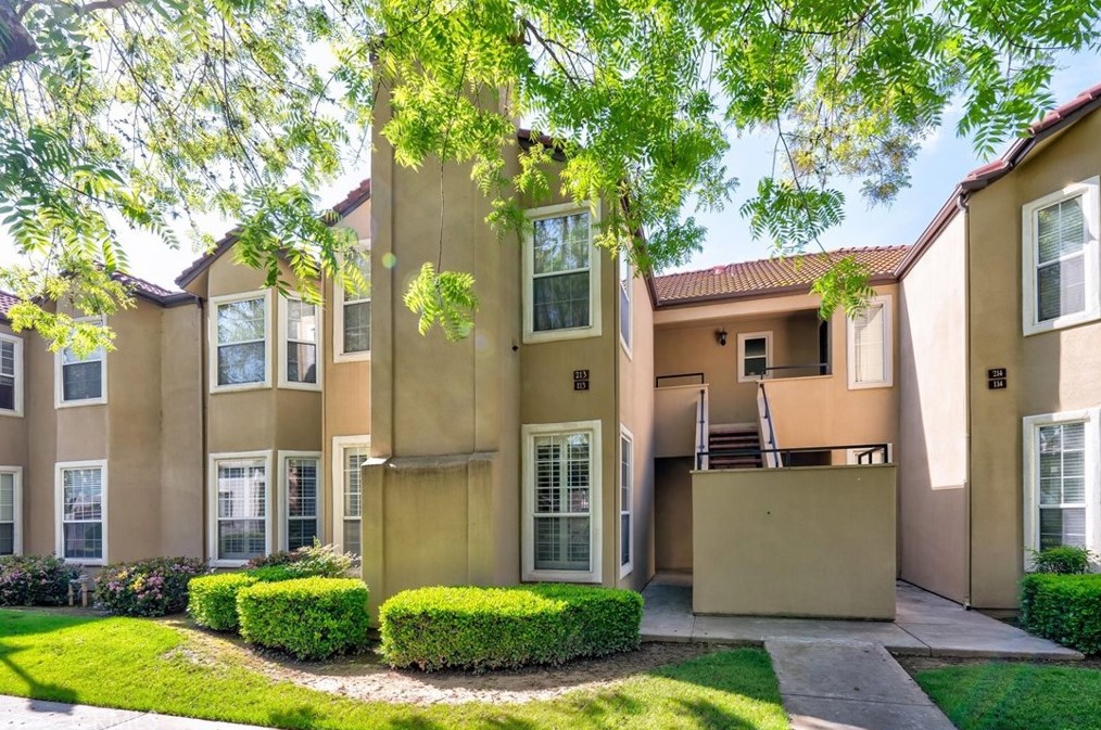 8153 N Cedar Ave #113, Fresno, CA 93720
