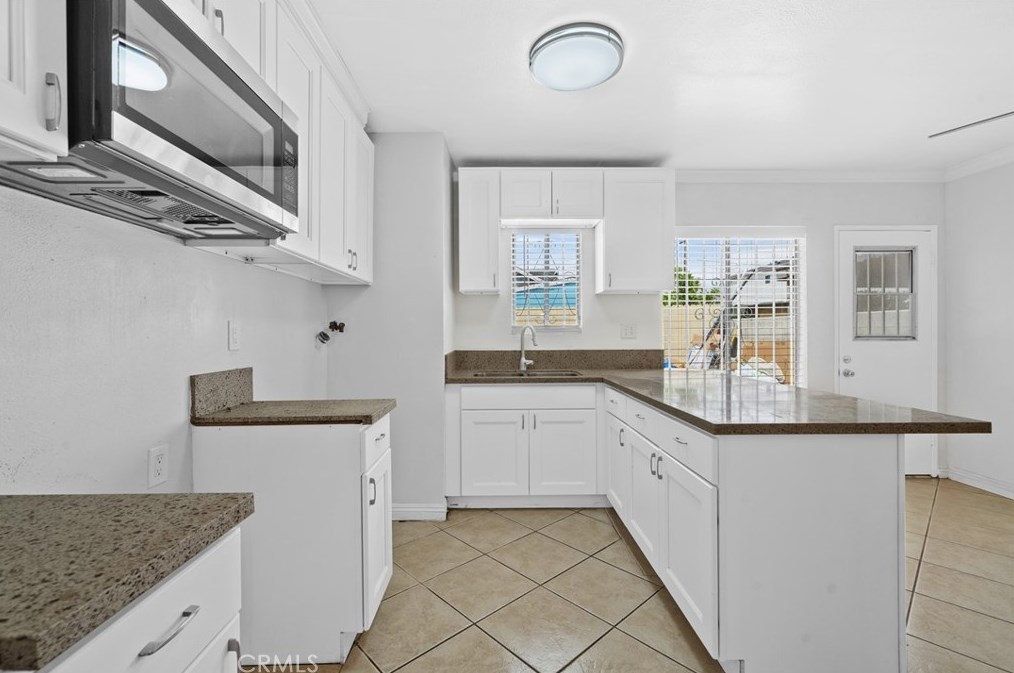 8219 Morton Ave, Los Angeles CA  90001-3541 exterior