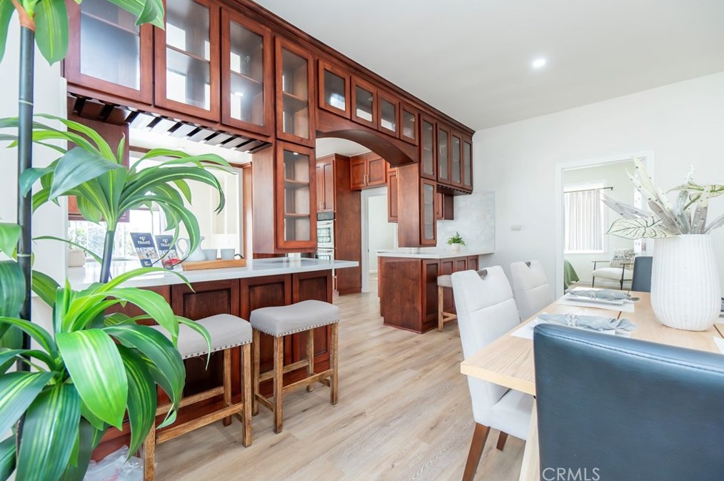 232 W 40th Pl, Los Angeles, CA 90037