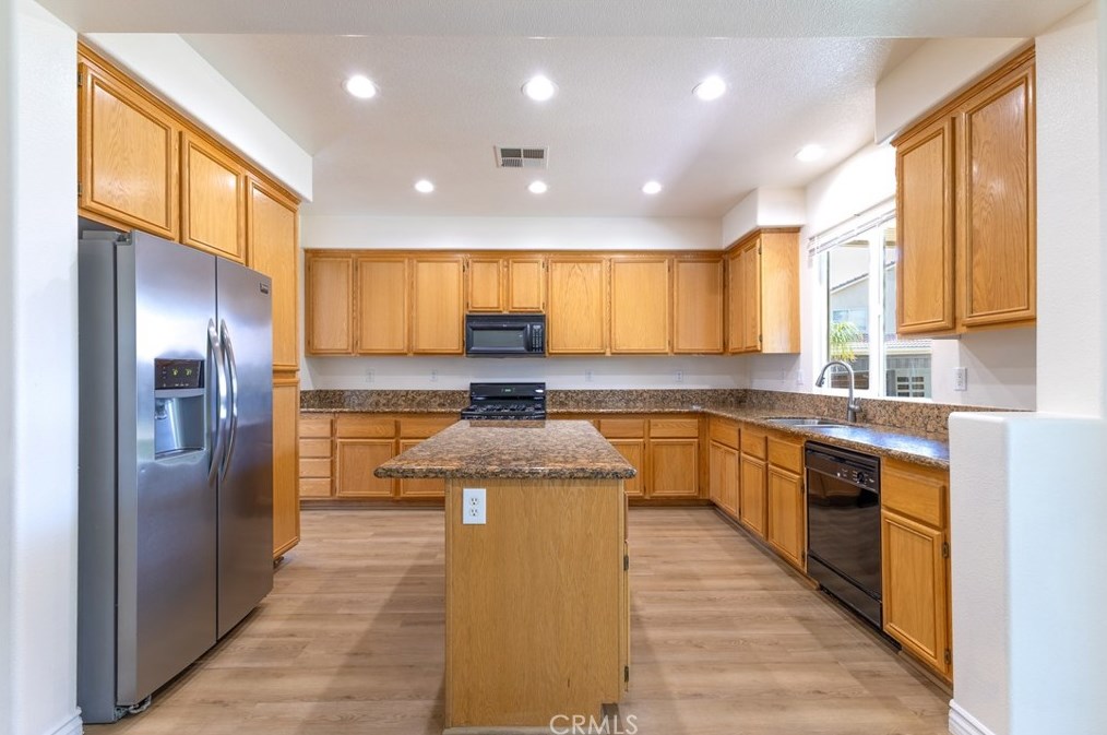 1883 Jasmine Ct, San Jacinto, CA 92583