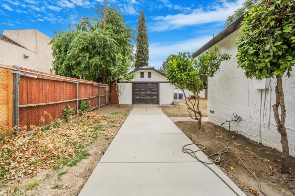 3987 Mtn Vw Ave, San Bernardino CA  92405-2371 exterior