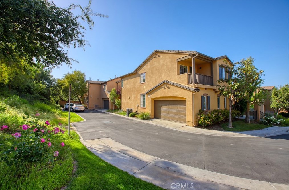 25393 Playa Serena Dr, Santa Clarita, CA 91381-0679