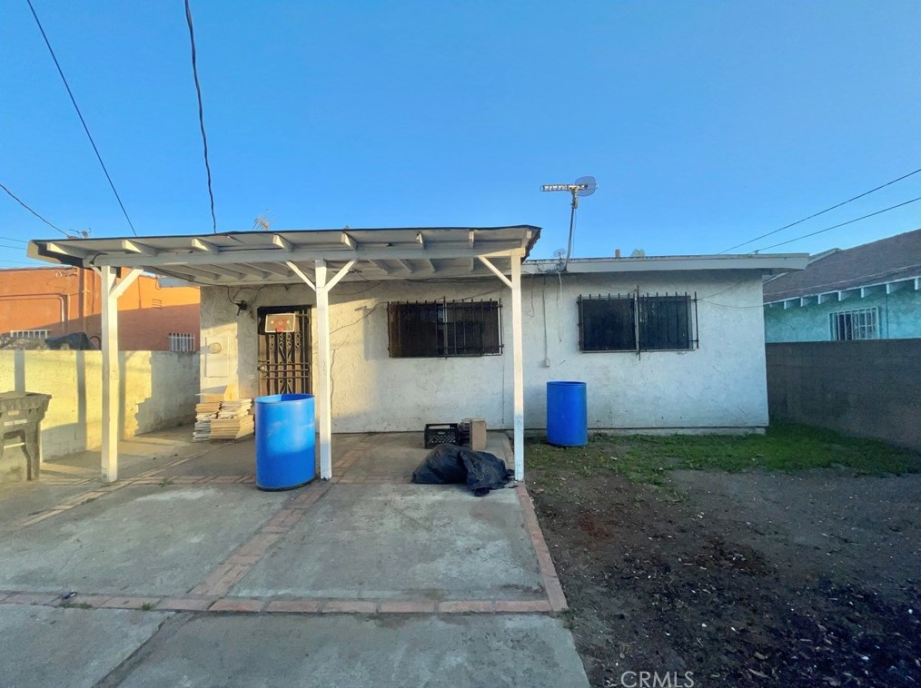 223 89th St, Los Angeles CA  90003-3705 exterior