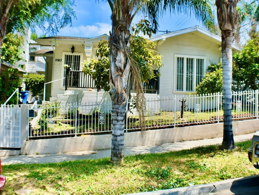2523 2nd St, Los Angeles CA  90057-2004 exterior