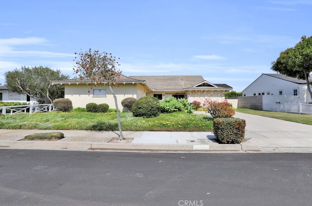 1201 Essex Ln, Newport Beach, CA 92660