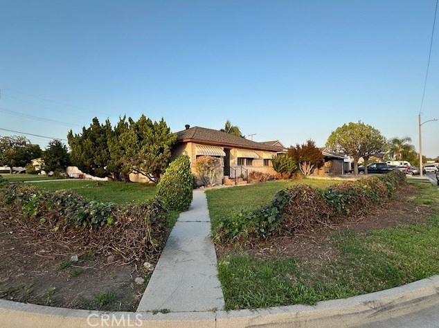 9031 Irwingrove Dr, Downey, CA 90241-2737