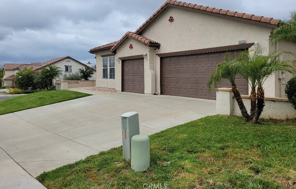 35335 El Diamante Dr, Wildomar, CA 92595-7845