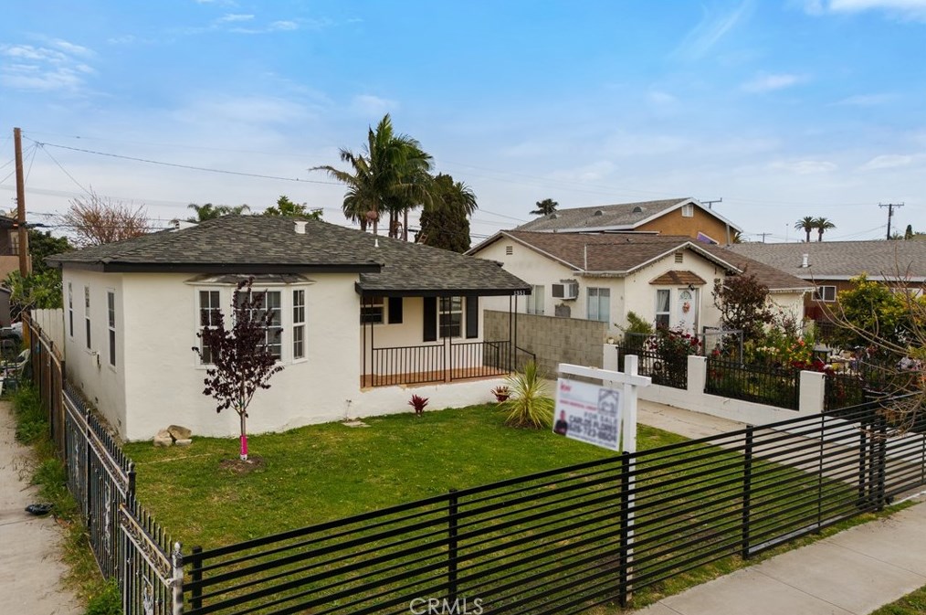 1351 W 90th St, Los Angeles, CA 90044
