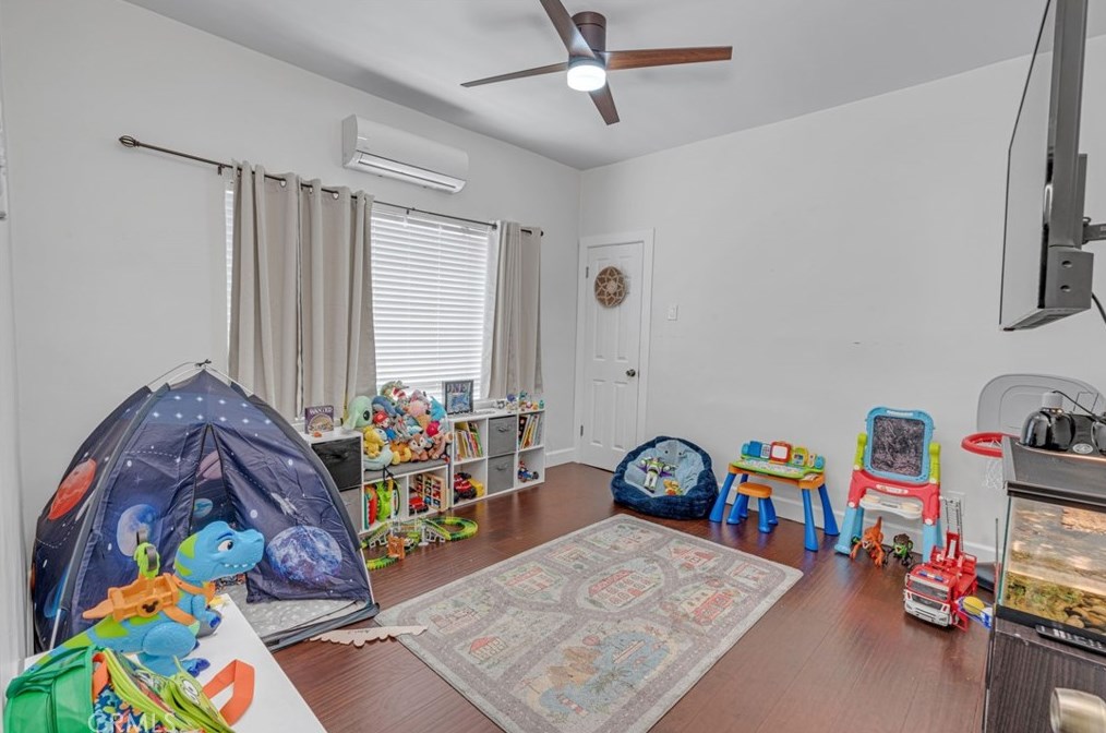 4323 Honduras St, Los Angeles CA  90011-3818 exterior