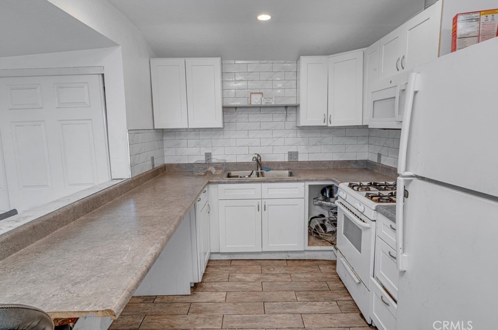 4323 Honduras St, Los Angeles CA  90011-3818 exterior